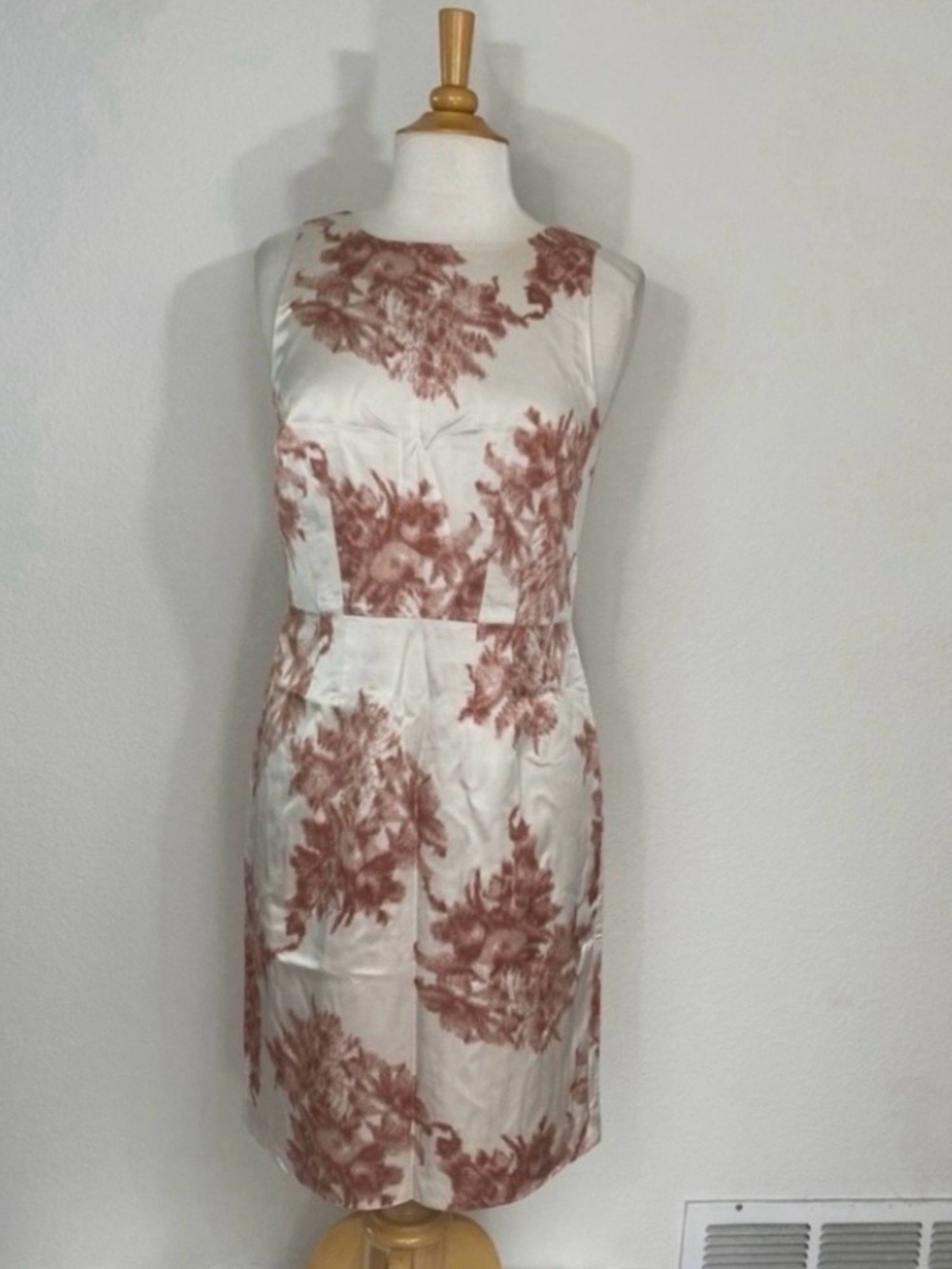 Ann Taylor Women's Blush Cream Sleeveless Floral Silk Mix Sheath Dress Size 4